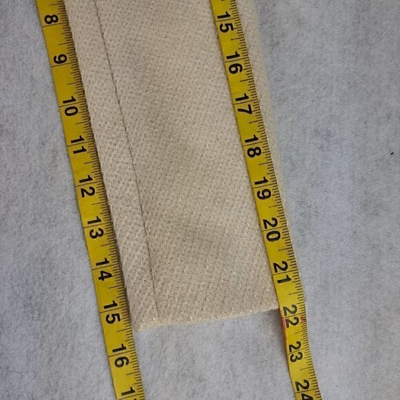 BCBGMaxAzria 100% Wool Cream One Button Blazer With Faux Pockets. Size 2 - Picture 10 of 12